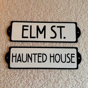 2 Halloween Signs